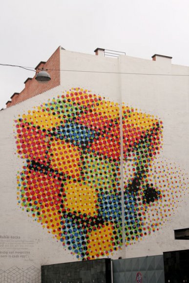Rubik-cube sur un mur (rue Rumbach Sebestyen)