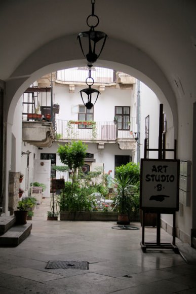 Cour intérieure dans le quartier du château (rue Úri)