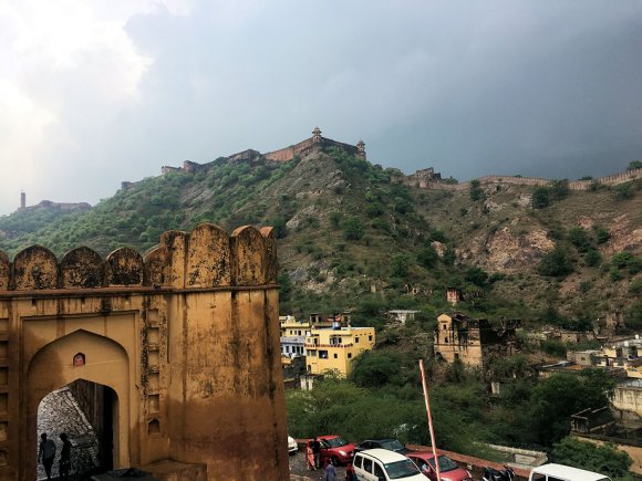 Fort de Jaigarh, vu depuis le Palais de Amber